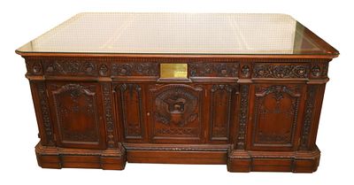 Vtg Presidential Resolute desk, great leather top. Presidential Resolute desk, vintage, top if 