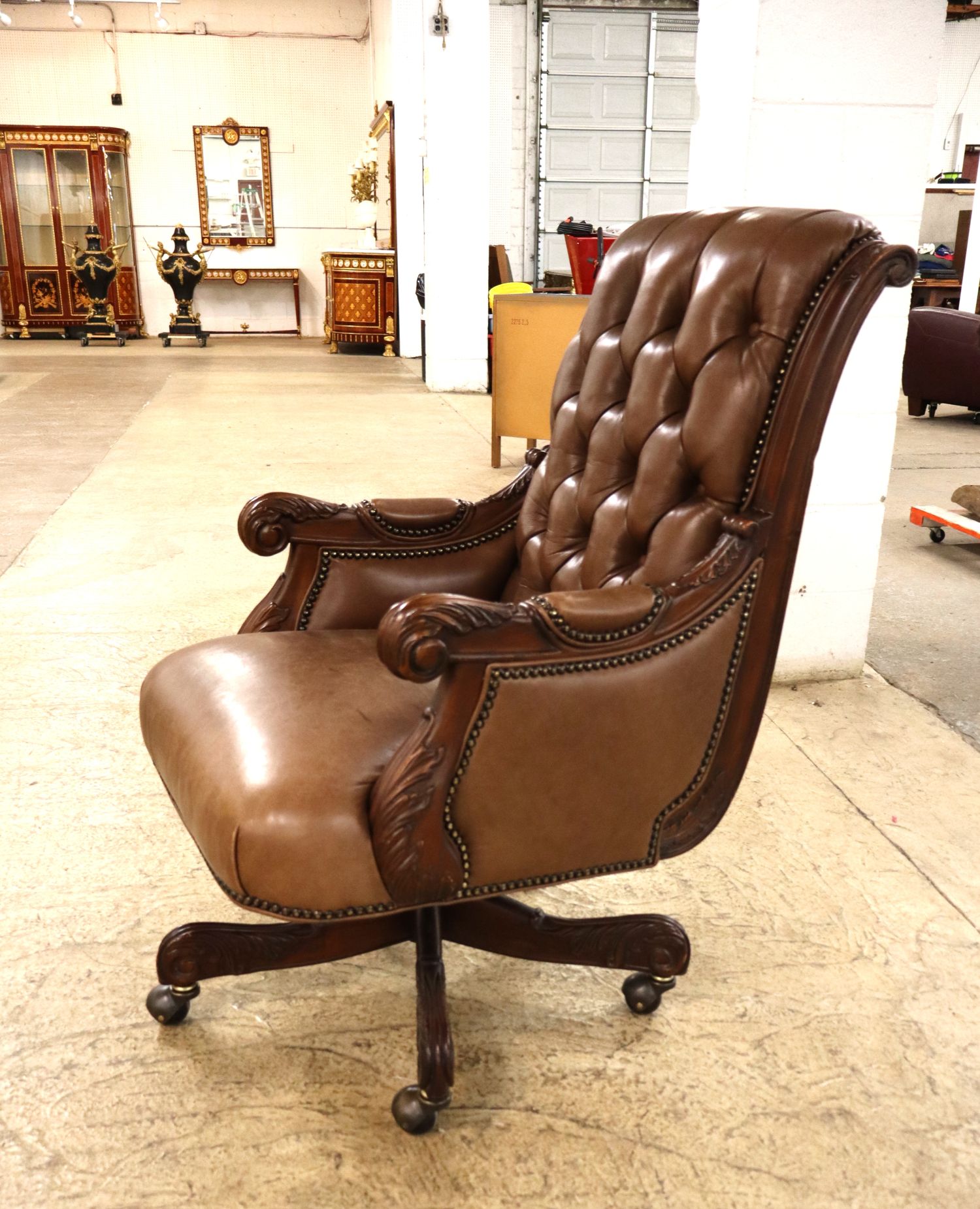 Executive button tuft leather office chair