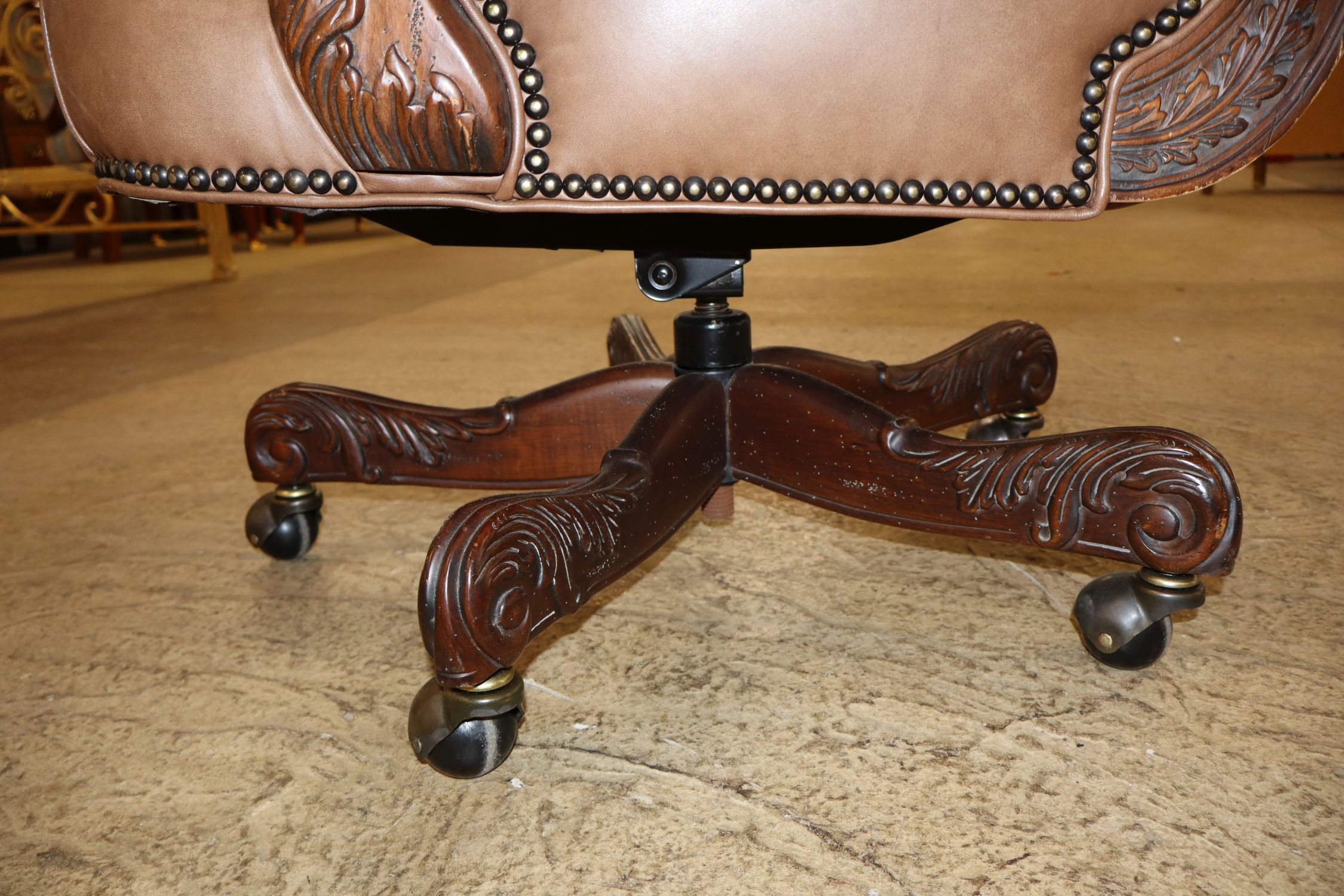 Executive button tuft leather office chair