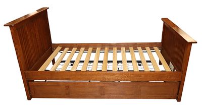 Stickley mission oak slat side day bed, original finish structurally sound and in good 