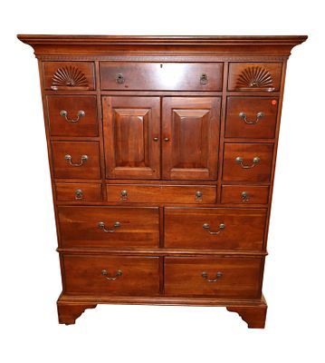 Lexington Bob Timberlake gentlemens chest 14 drawer. Lexington Bob Timberlake Collection 14 