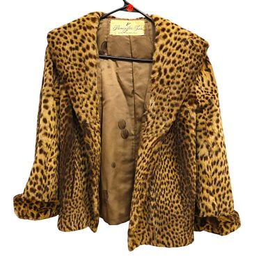 Vintage 50-60's ocelot pelt luxurious fur swing jacket with broad shawl collar and folded cuffs 
