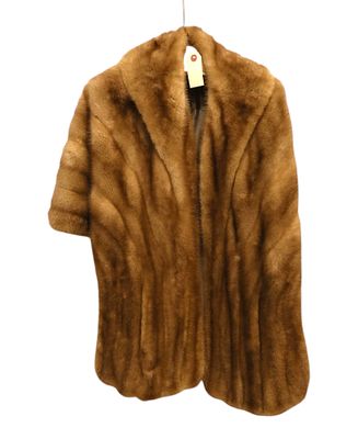 Vintage Flemington Autumn Haze Mink Fur Stole Cape. Vintage luxurious mink fur stole or capelet 
