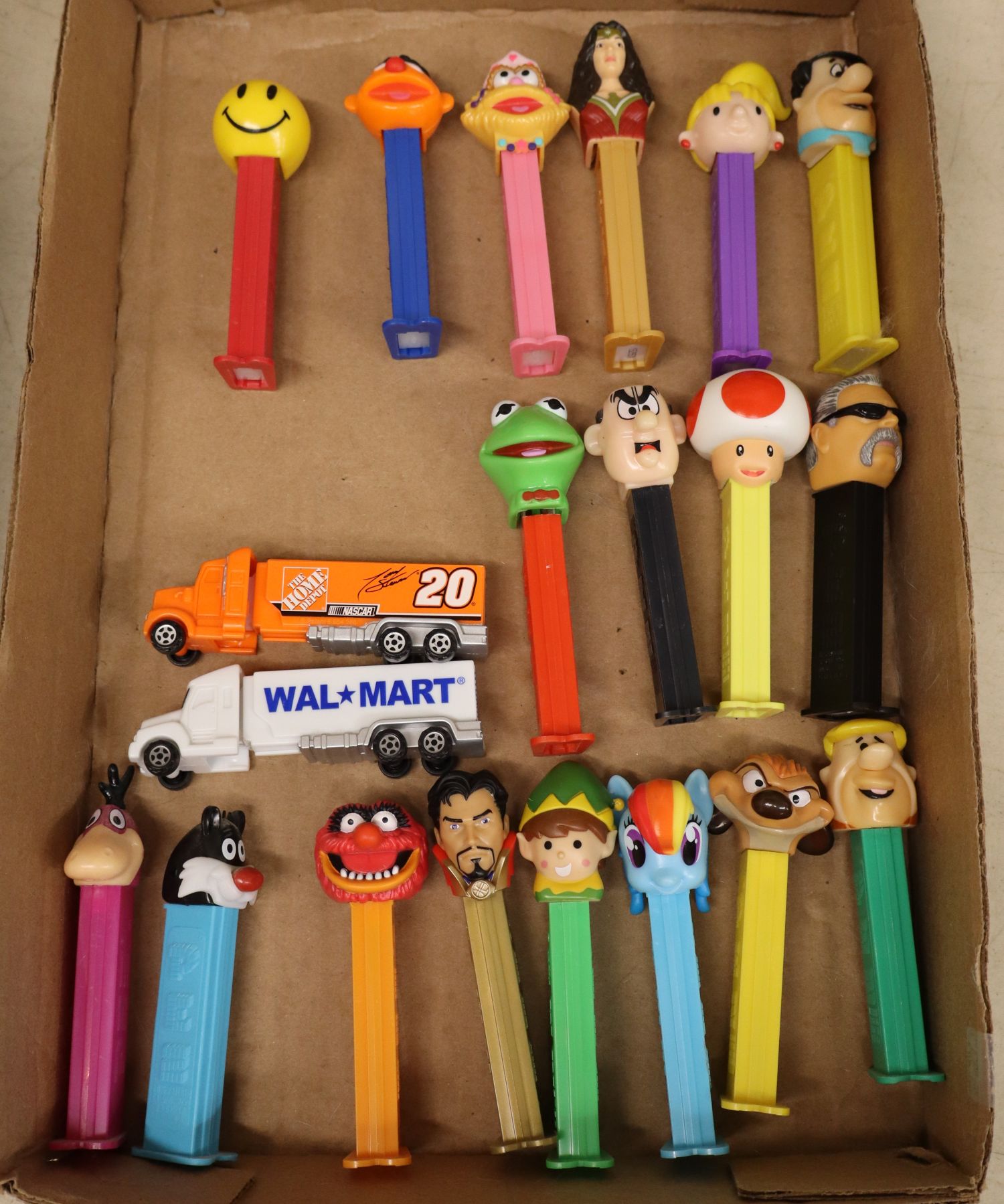 20 vintage Pez containers
