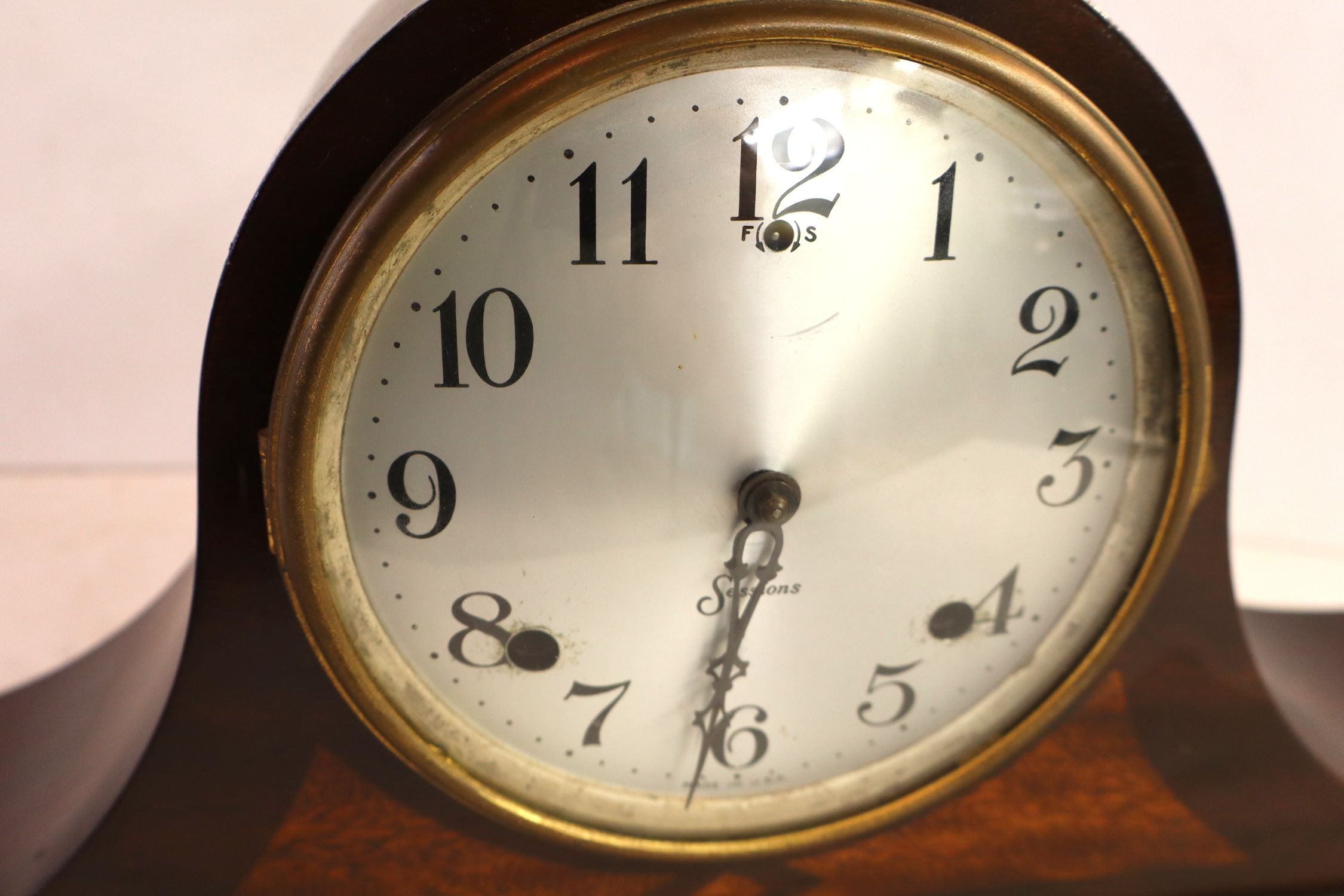 Vintage Sessions hump back mantle clock