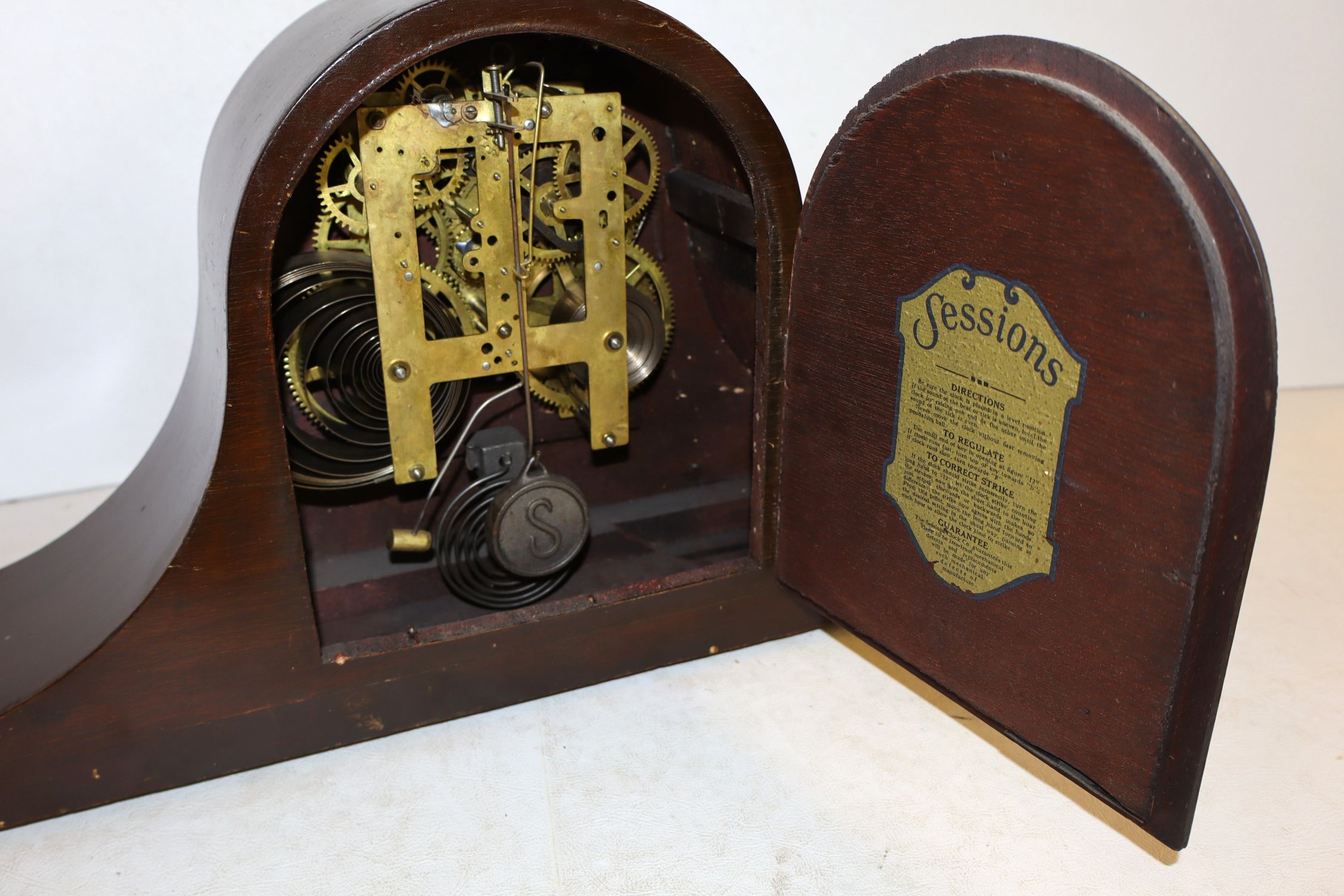 Vintage Sessions hump back mantle clock