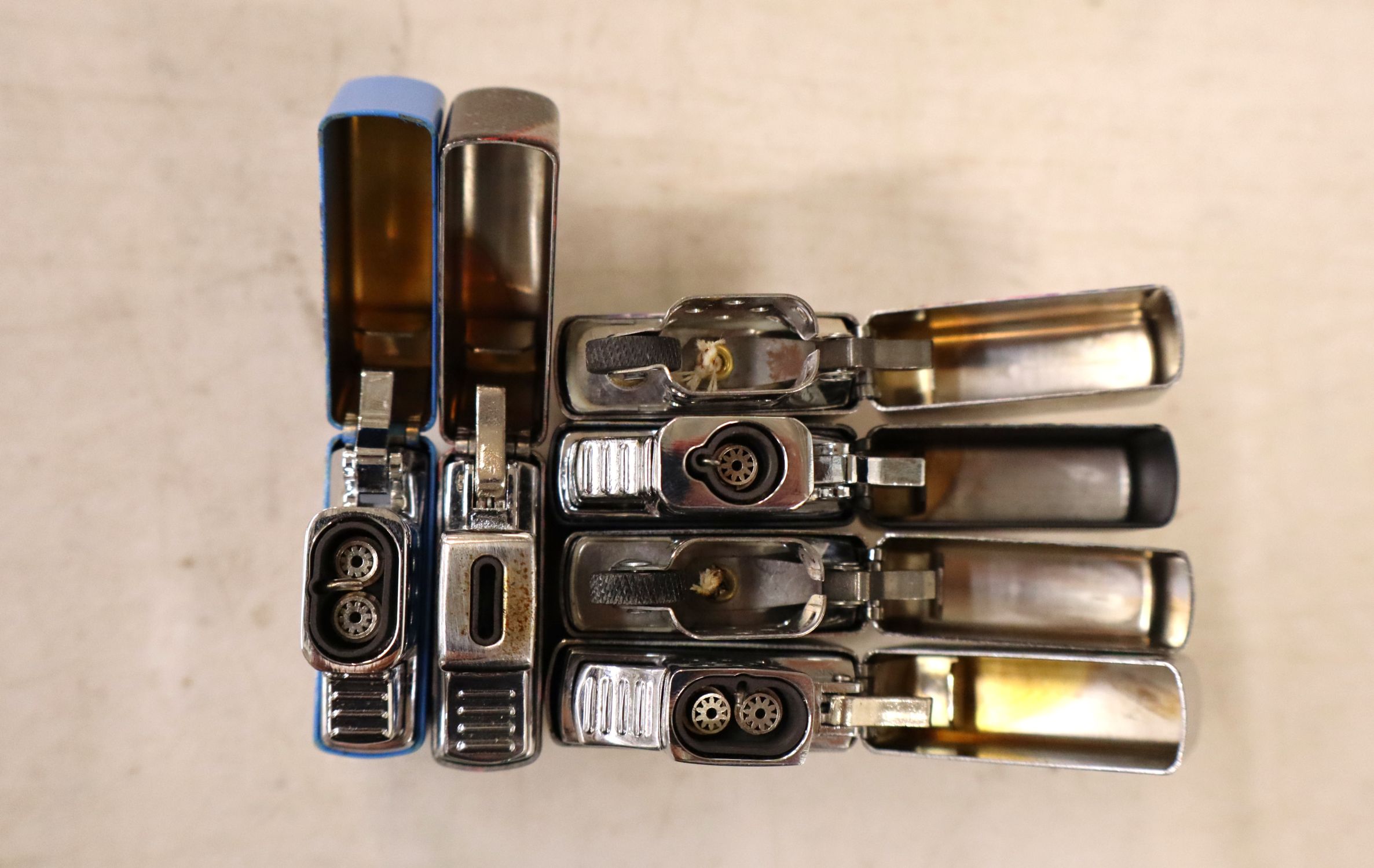 6 vintage Zippo lighters