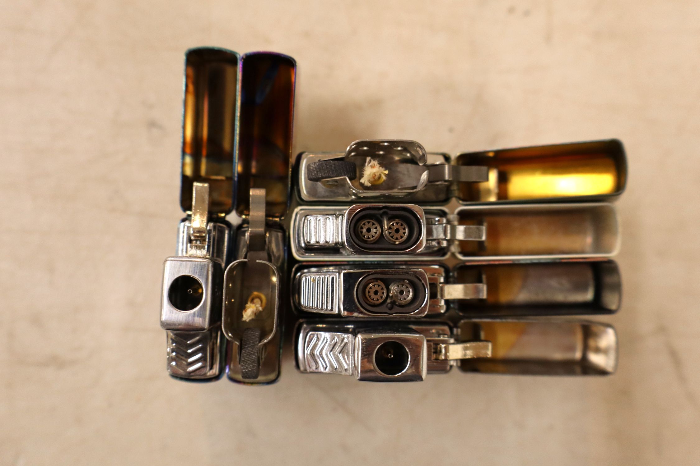 6 vintage Zippo lighters