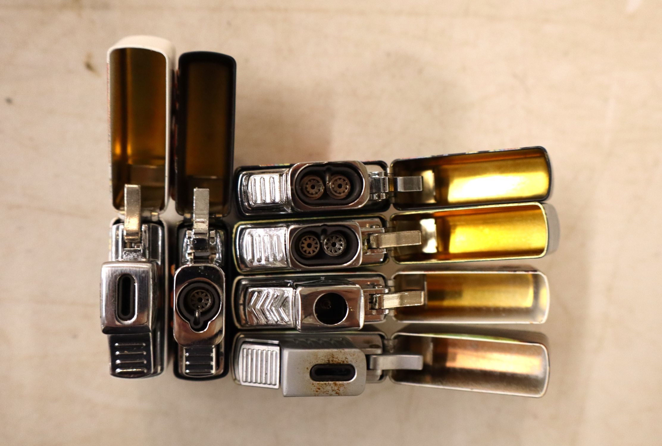 6 vintage Zippo lighters