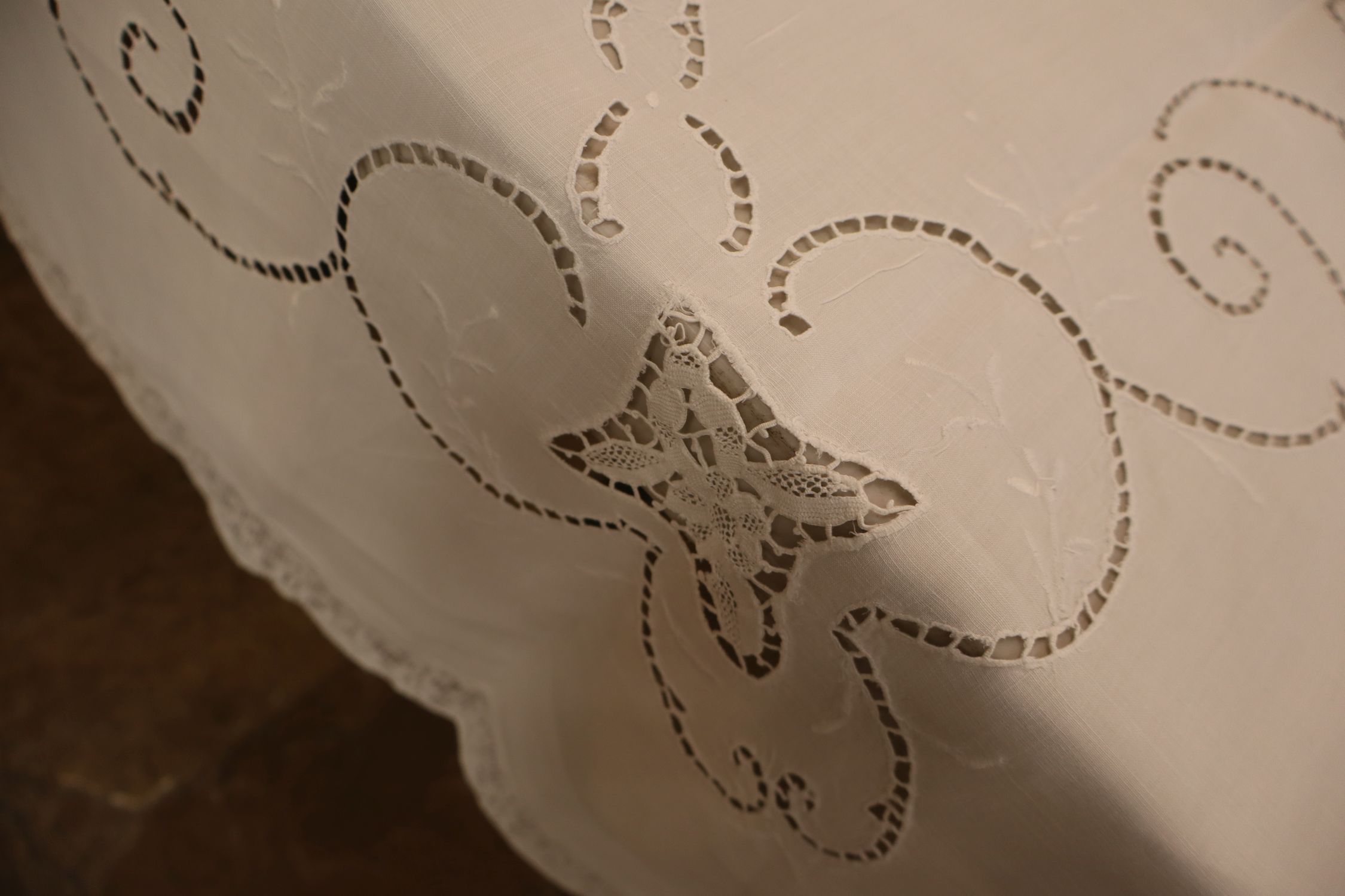Vintage laced linen tablecloth