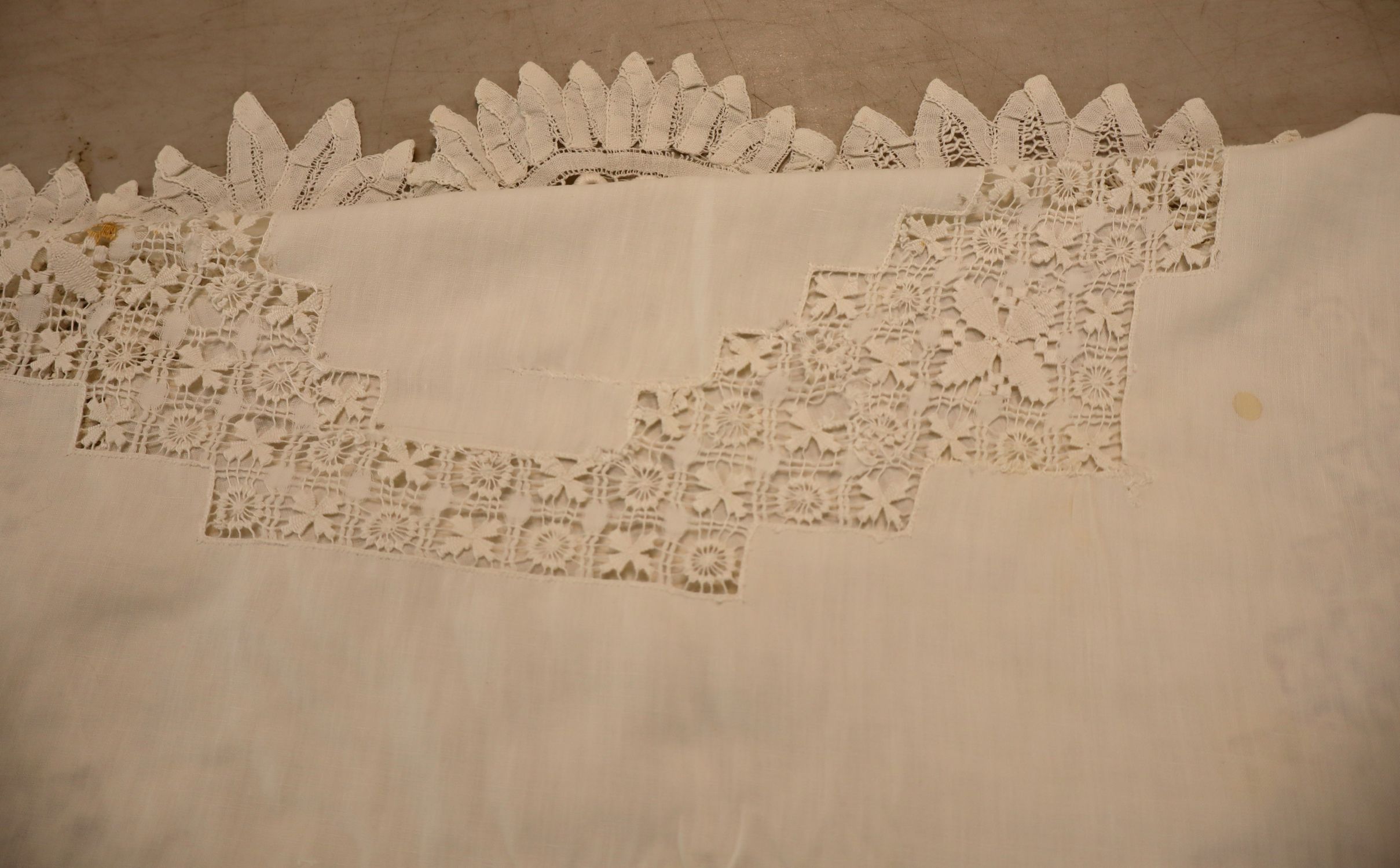 Vintage laced linen tablecloth