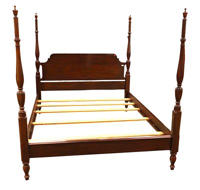 Henkel Harris Solid Mahogany Queen 4-Poster Bed. Henkel Harris Virginia Galleries solid mahogany 
