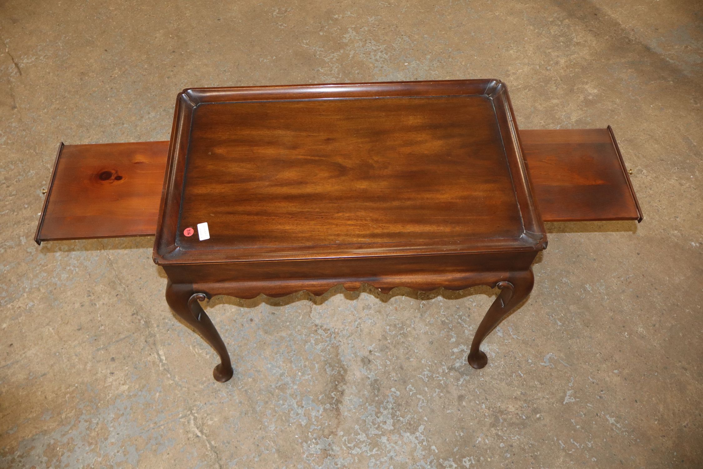 Henkel Harris Solid Mahogany Queen Anne Tea Table
