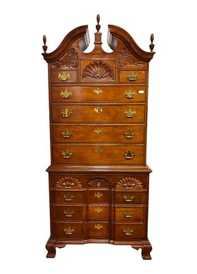 Thomasville Mahogany Bonnet Top Chest On Chest. Beautiful Thomasville Mahogany Collection 
