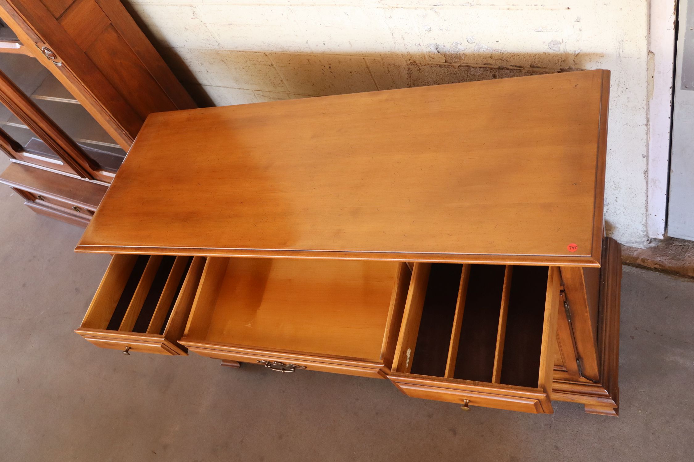 Vintage Thomasville solid maple 6-drw 2-dr buffet