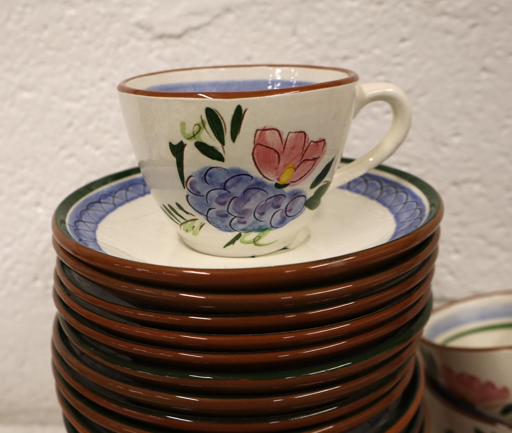 43-pc VTG Stangle in fruit and flowers pattern