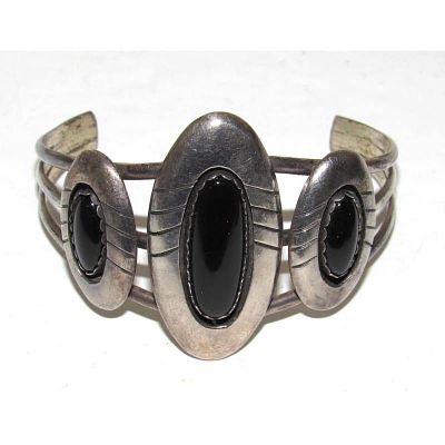 VTG Navajo Onyx Statement Cuff Bracelet Sterling Silver Native American. Phenomenal vintage 
