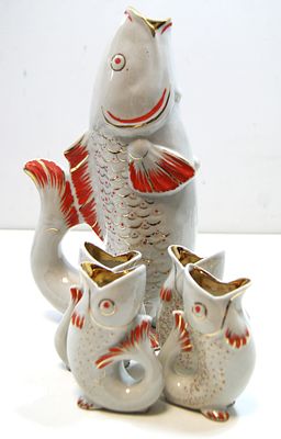 Графин с 4 стопками " Рыбы ". Фарфор. СССР. 1970-е гг.