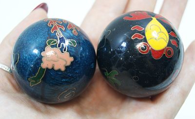 Шары-колокольчики. Медь, эмали. Китай. 1960-е гг.