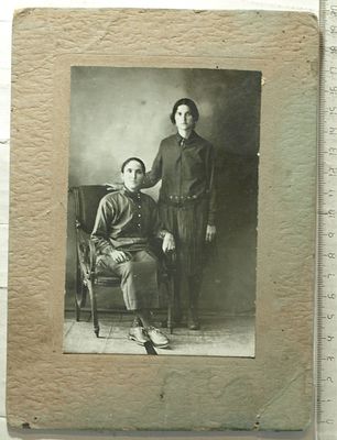 Фото " Оля и Мотя ". Ленинск -Кузнецкий. 1930-е гг.