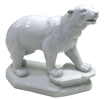 Скульптура " Белый медведь ". Фарфор. Германия. середина 20 в.