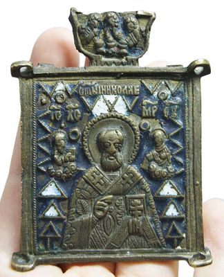 Икона меднолитая " Святитель Николай ". Эмаль. Россия. 18-19 вв.