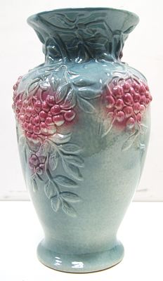 Ваза " Рябина ". Керамика. 1970-е гг.