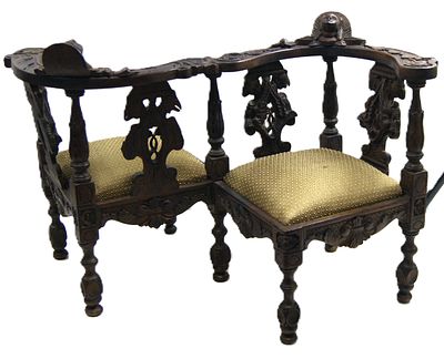 Мебель для кукол. Банкетка тет-а тет. . Ручная резьба по дереву. 19 в.