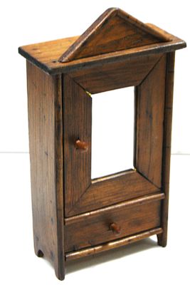 Мебель для кукол. Шкаф для вещей. Начало 20 в.