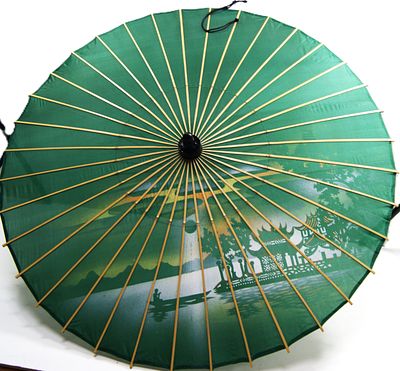 Зонтик китайский. Бамбук, раскраска ткани. Китай. 1950-е гг.