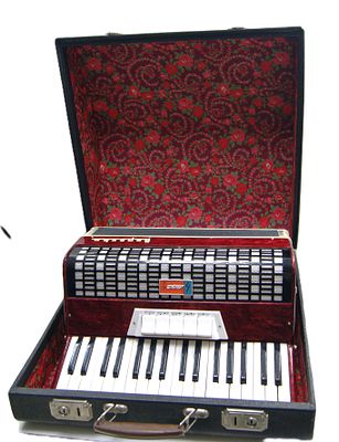 Аккордеон " Березка ". СССР. 1970-е гг. Практически не использовался. В оригинальном кофре.