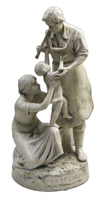Скульптурная композиция " Мир и Труд ". Крашенный фарфор. Богемия. 1944 год. Высота 49 см.