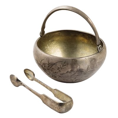 * Россия. - [Набор к чаю] Сахарница с цветочным орнаментом и щипцы для сахара. Год: Конец XIX 