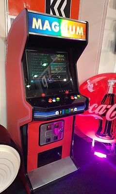 Videogioco "MAGNUM". Arcade videogioco "MAGNUM" 28 pollici anni 80. Grafica originale , schermo 