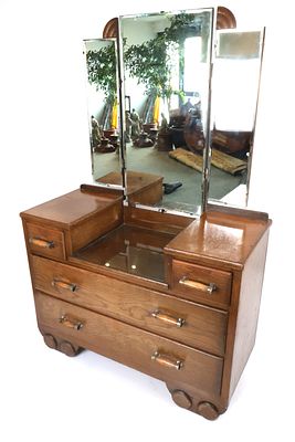 Art Deco Waterfall Style Dressing Table with Tri-Fold Mirror. An Art Deco Waterfall style 