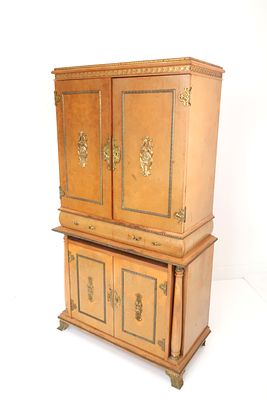 French Empire Revival Ormolu Mounted Burr Walnut Cocktail Cabinet. A large, two-part cabinet 