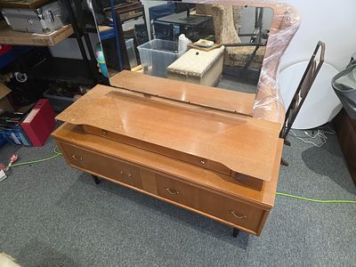 Mid-Century Modern Teak Veneer Dressing Table with Attached Mirror. A Mid-Century Modern 