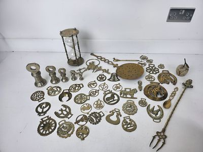 Collection of Brass Horse Brasses & Metalware. Large collection of brass horse brasses and 