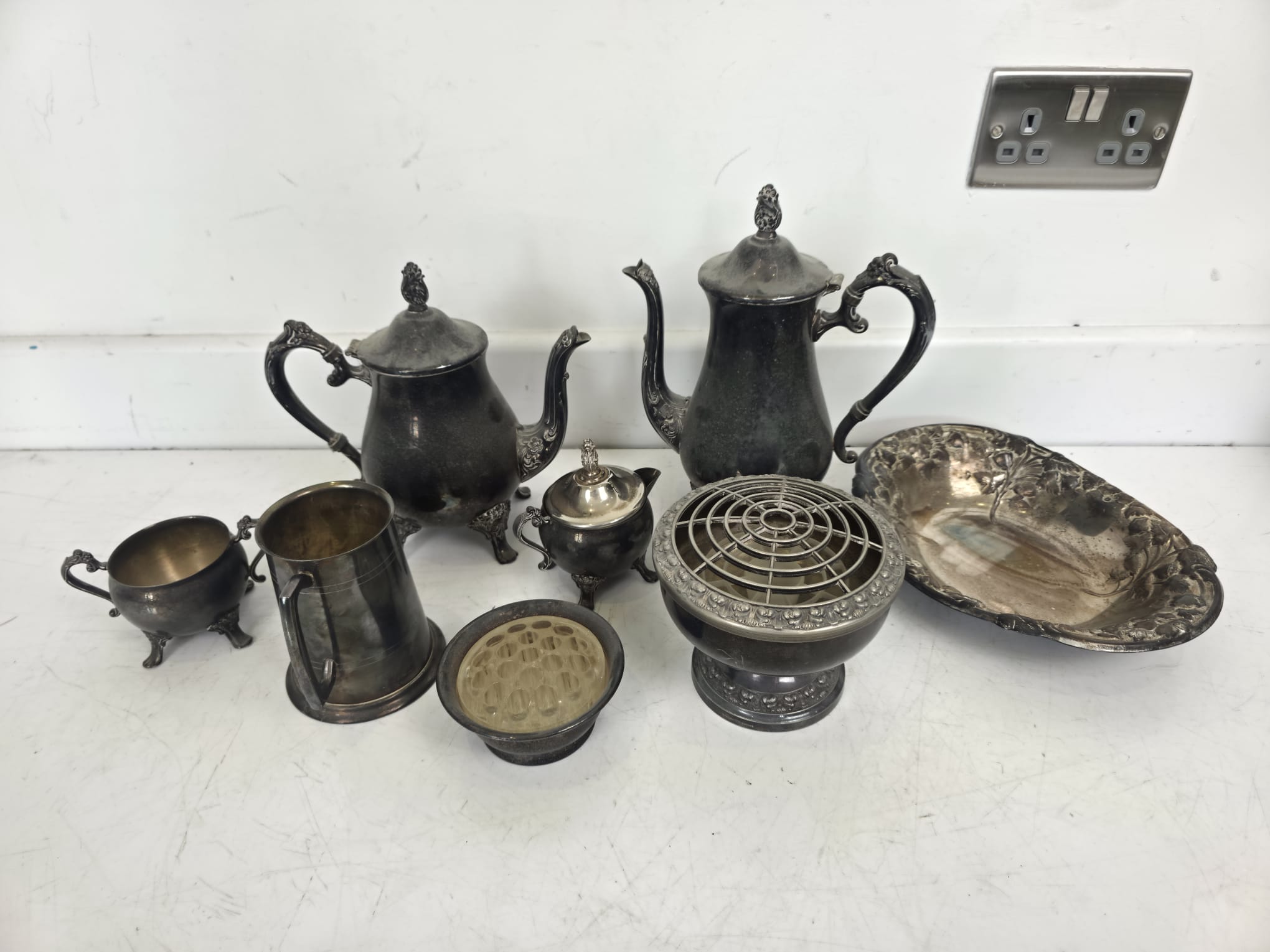 Quantity of Quality Silverplate Ware