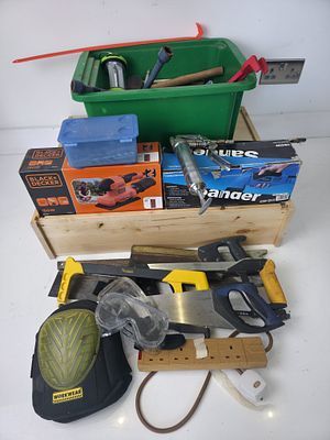 Mixed Hand Tools and Workshop Equipment. Mixed lot of hand tools and workshop equipment 