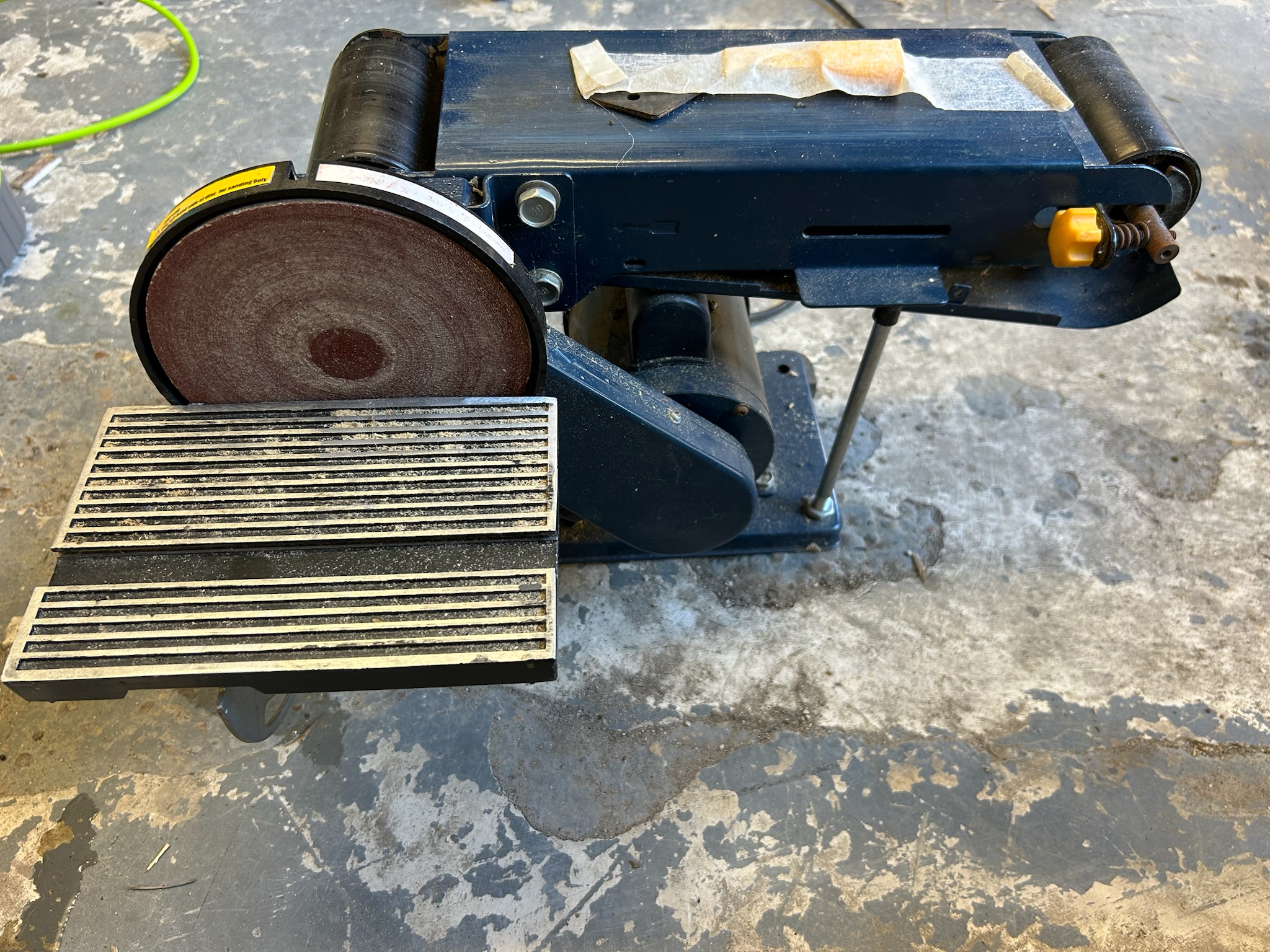 Titan 4in Belt & 6in Disc Sander Model TTB045BTS.