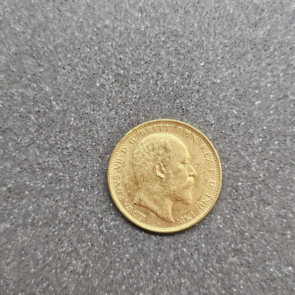 UK 1903 s Gold Sovereign coin 22.05mm .7.98gr . UK 1903 s Gold Sovereign coin 22.05mm .7.98gr