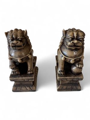 Pair of Chinese Guardian Lions (Fu Dogs), Mid-20th Century. A finely modeled pair of Chinese 