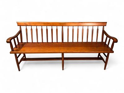 Windsor-Style Continuous Arm Bench, 20th century. Attractive long bench in the classic Windsor 