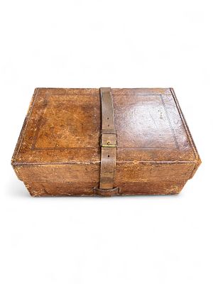 English Regency Leather Traveling Writing Box, Early 19th Century. A handsome early 19th-century 