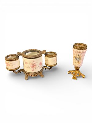 Wave Crest Three-Compartment Dresser Set. A rare and highly decorative Wave Crest 