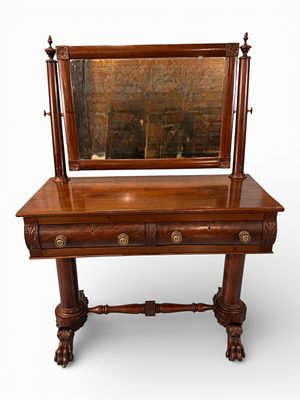 American Classical Dressing Table. A handsome and well-proportioned American Classical dressing 