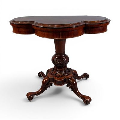 Fine Victorian Rosewood Clover Leaf Card Table. Fine Victorian rosewood clover leaf card table 