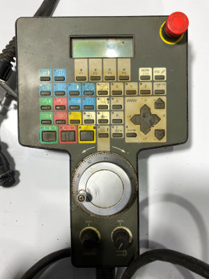 שלט למכונת CNC .