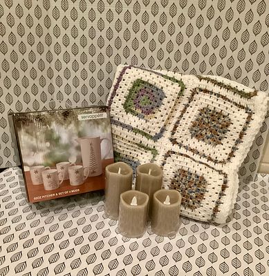 Cozy Night. flameles MIKASA candles with a crochet blanket